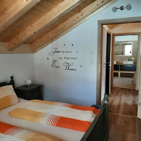 Leni Apartment *